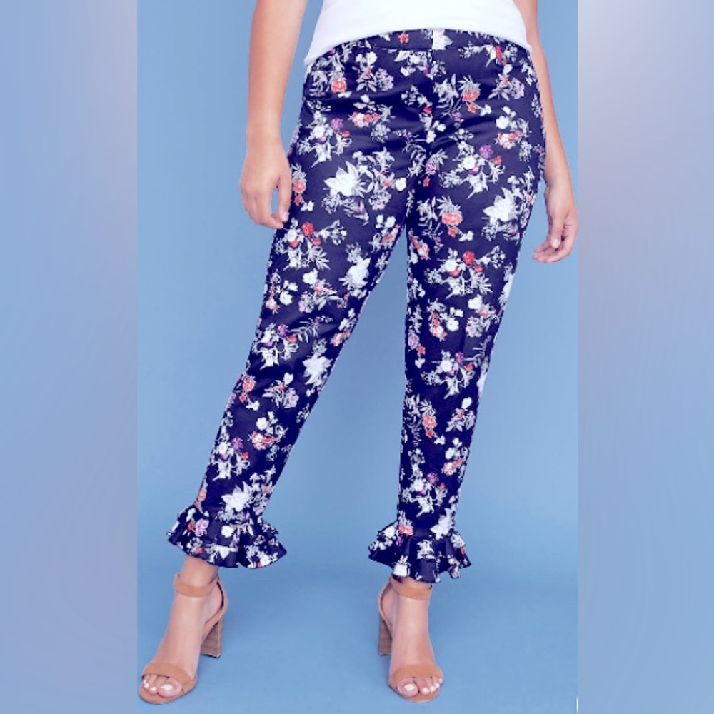 The Allie by Lane Bryant Capri floral print Capris